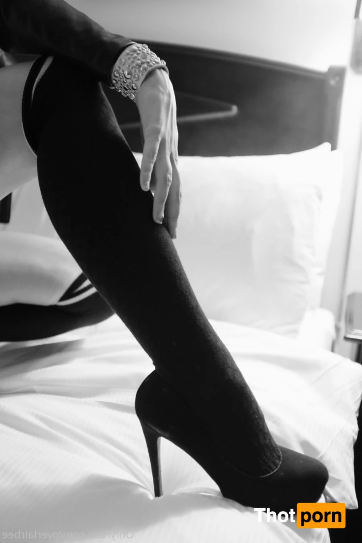 Bee (Naked News/Suicidegirls/Playboy tv) 13980216