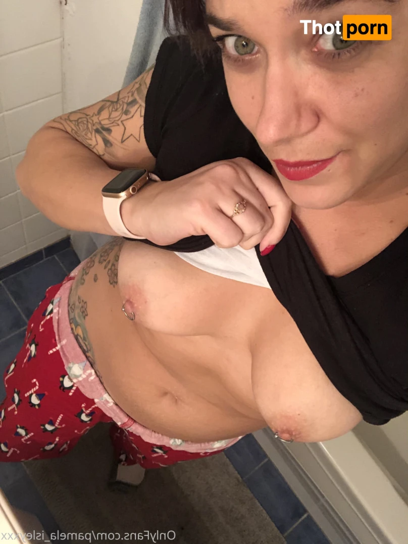 Pamela isley 12997054