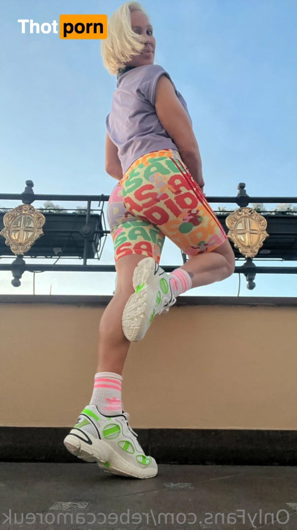 Rebecca More UK 16306426