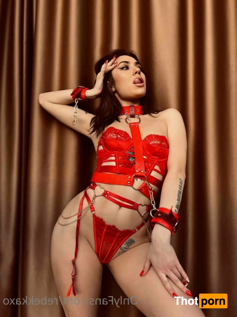 Rebekka 🖤 7894375