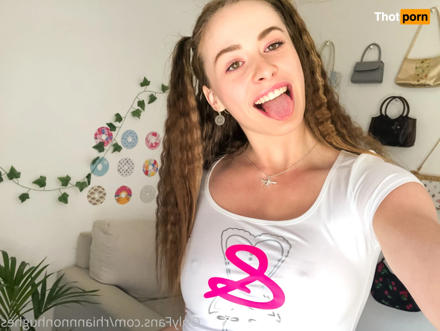 Rhiannon Hughes 16211183