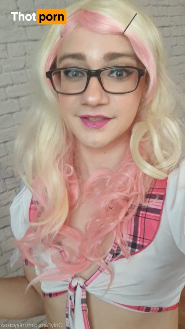 Riley Cross 16208104