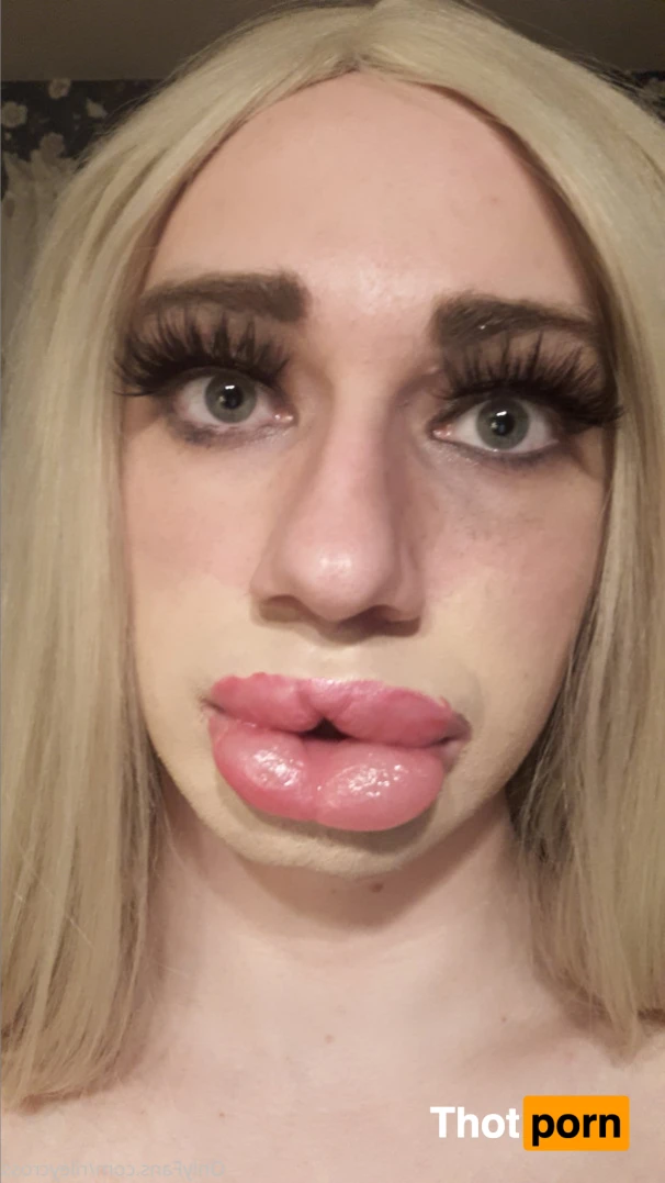 Riley Cross 16208174