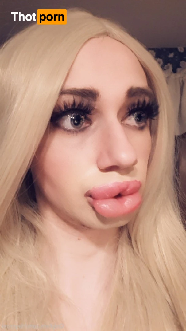 Riley Cross 16208236