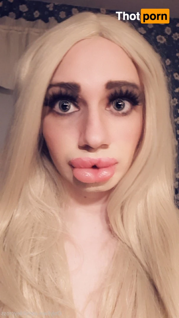 Riley Cross 16208396