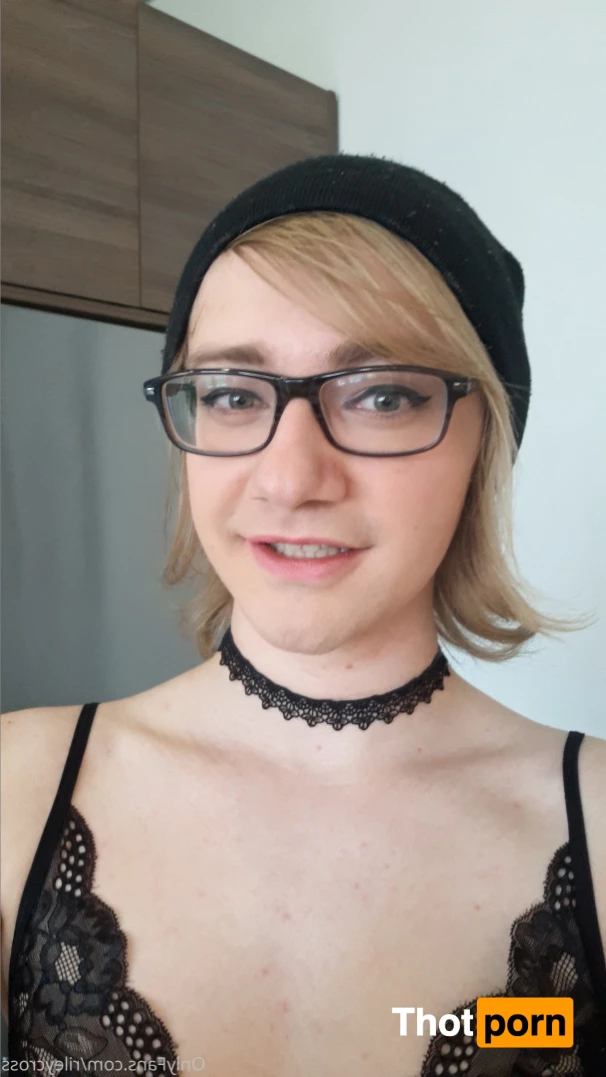 Riley Cross 16208510