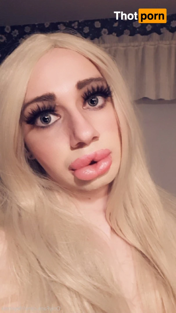 Riley Cross 16208614