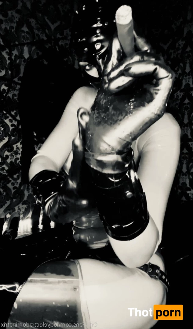 ladyelectradominatrix 656422