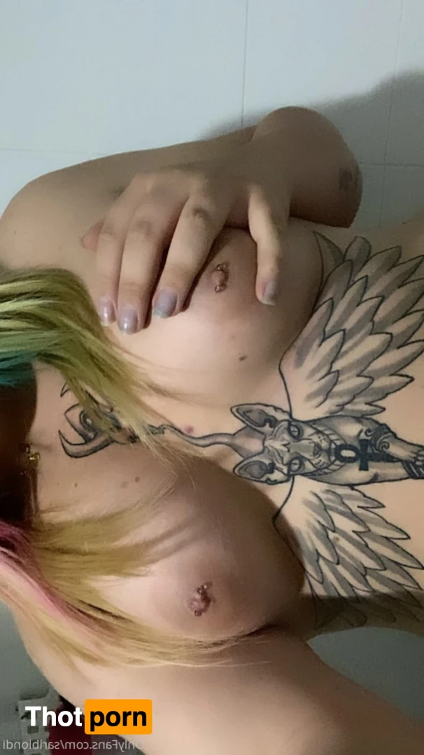 Blondie 🏳️‍⚧️ 12188663