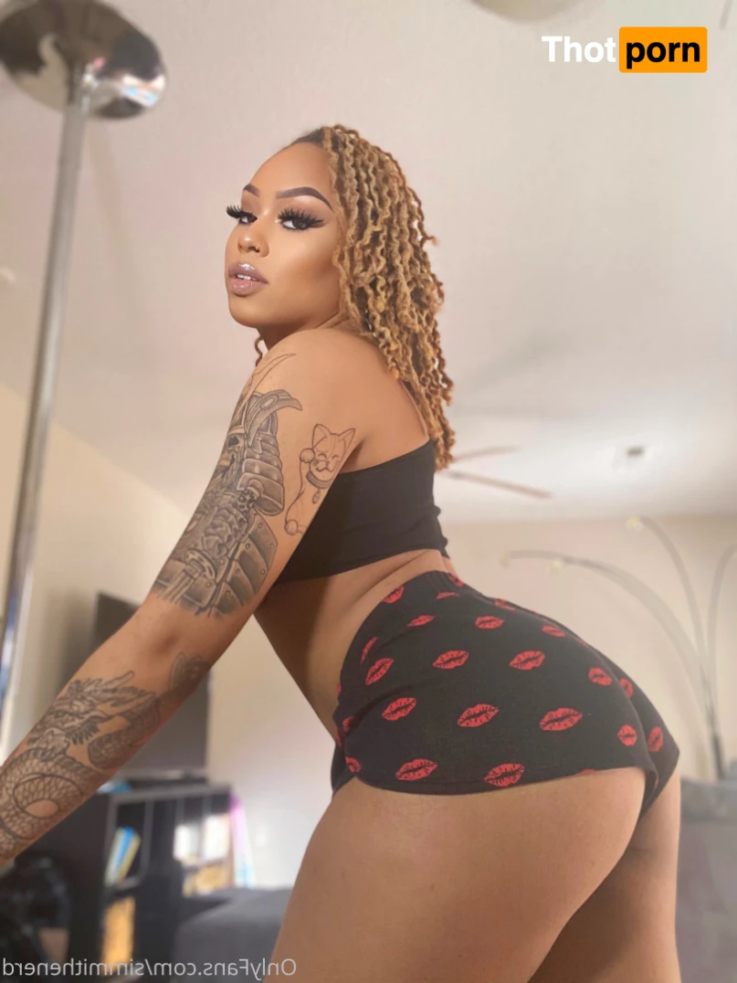 Simmi The Nerd 15742580