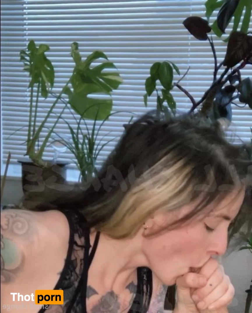 skippy * hairy pits + pussy * -on break- 9084127