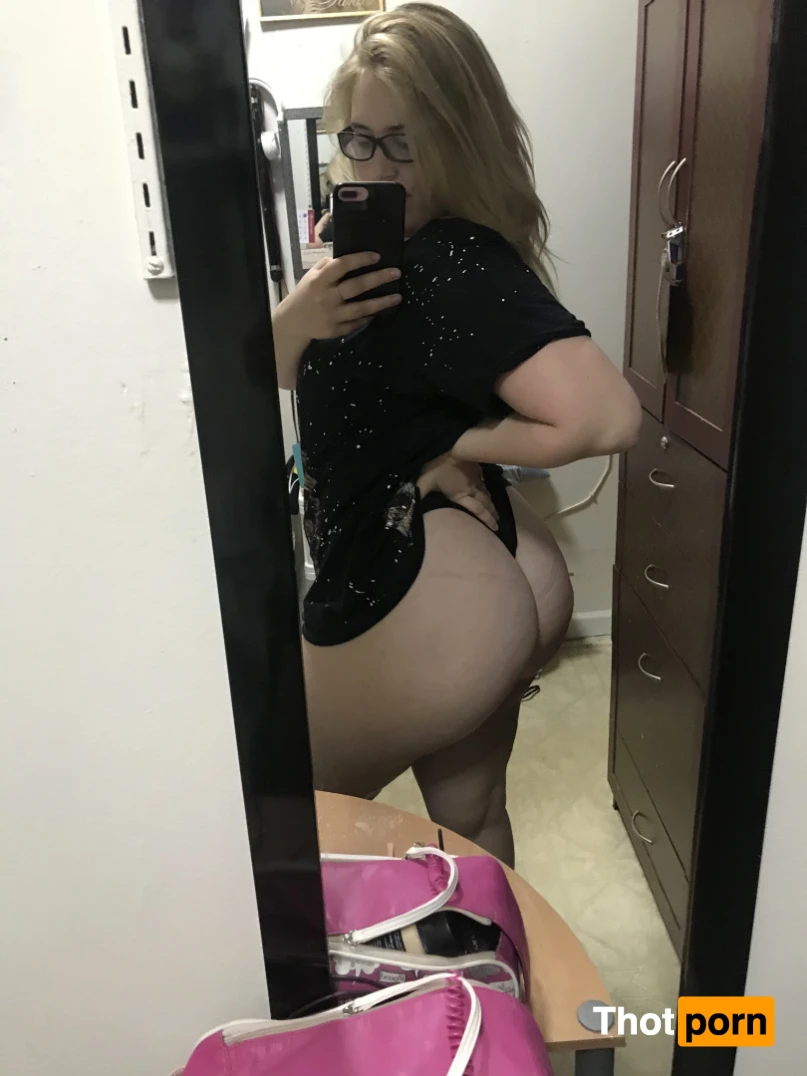 sopheeturner 15756566