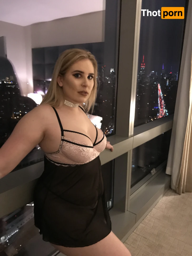 sopheeturner 15757129