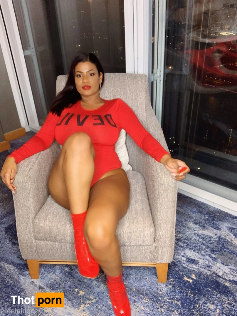 SOPHIA LARES 8993514