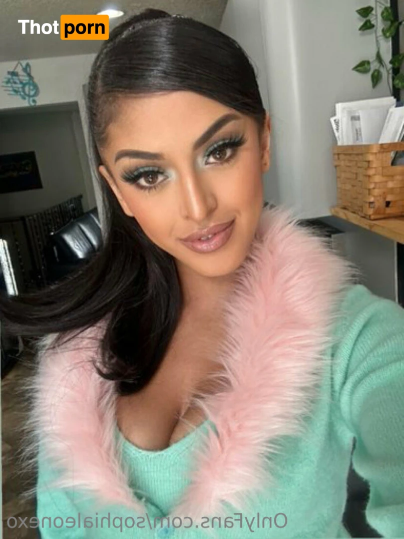 ѕσρнια ℓєσηє 15750983