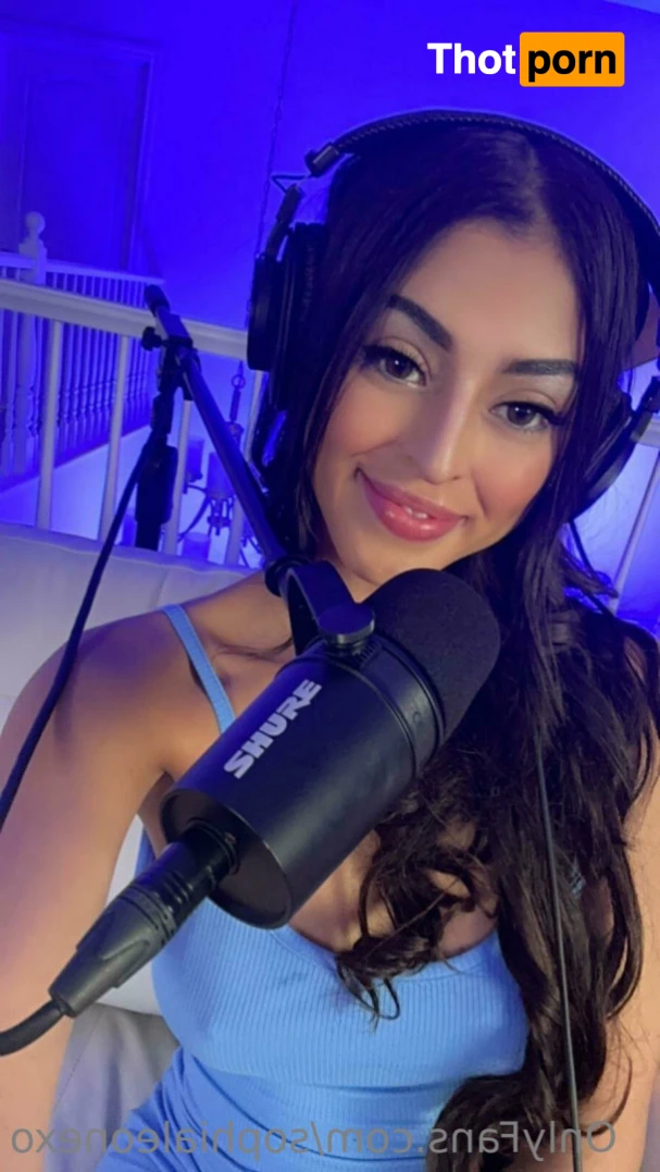 ѕσρнια ℓєσηє 15751785