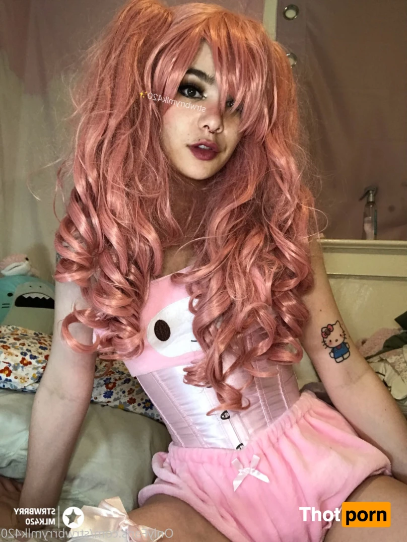 Veronika Strawberry 15607597