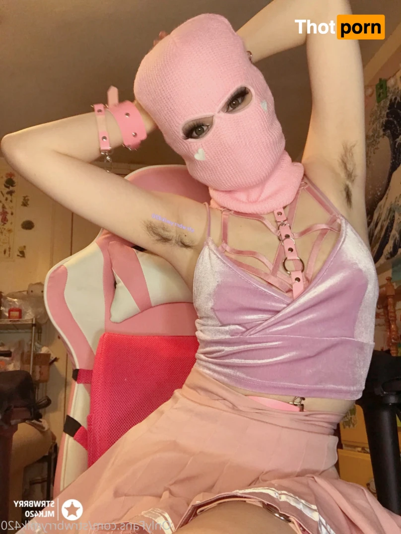 Veronika Strawberry 15608538