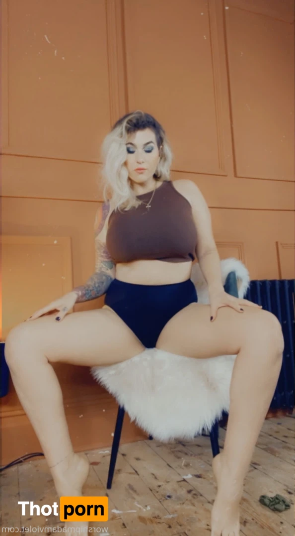 Madam Violet 16067058