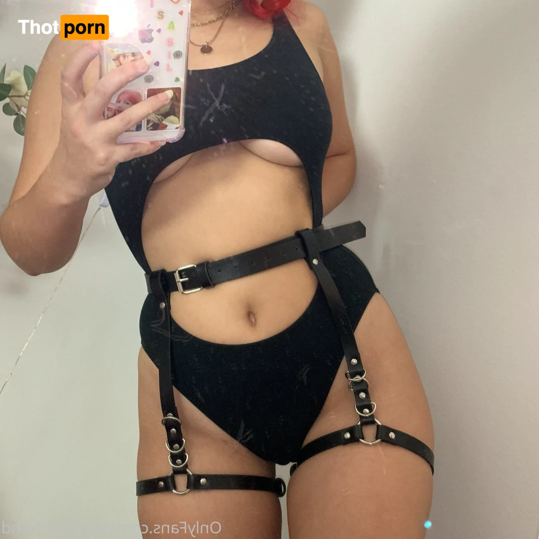 swordgirlfrend 15404563