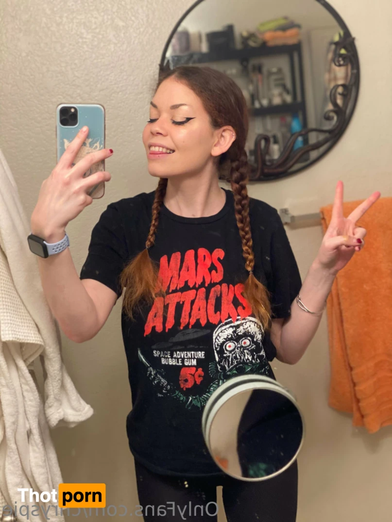 Lara Loxley 12883158