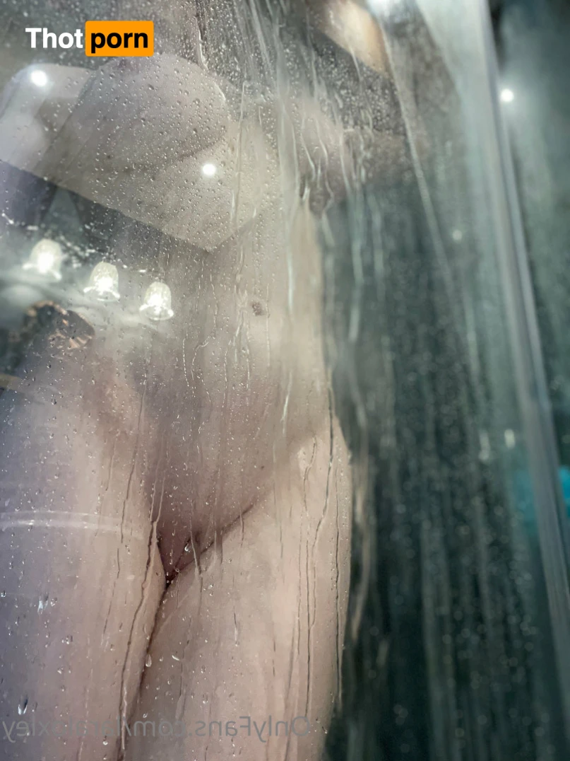 Lara Loxley 12886430