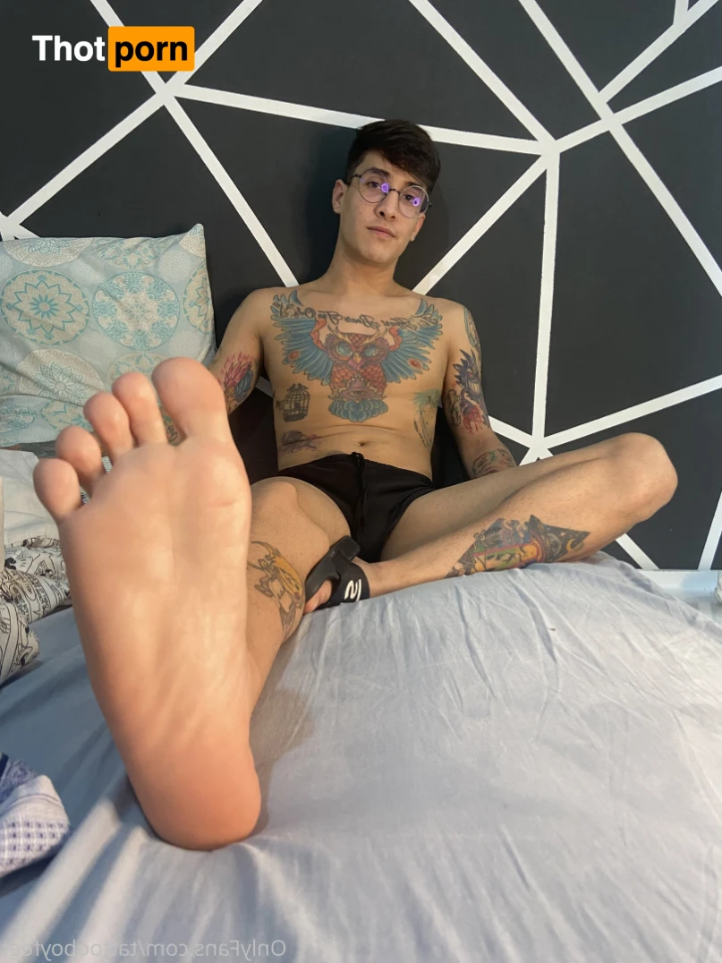 TATTOOBOYFEET 16525357