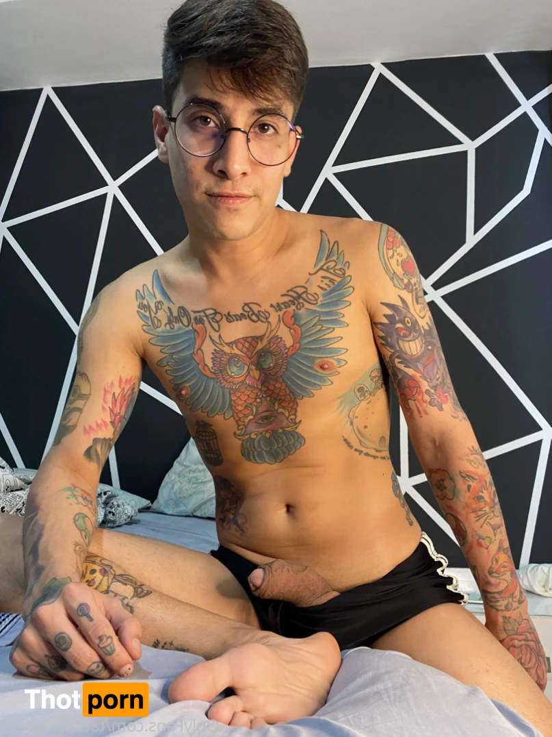 TATTOOBOYFEET 16531981