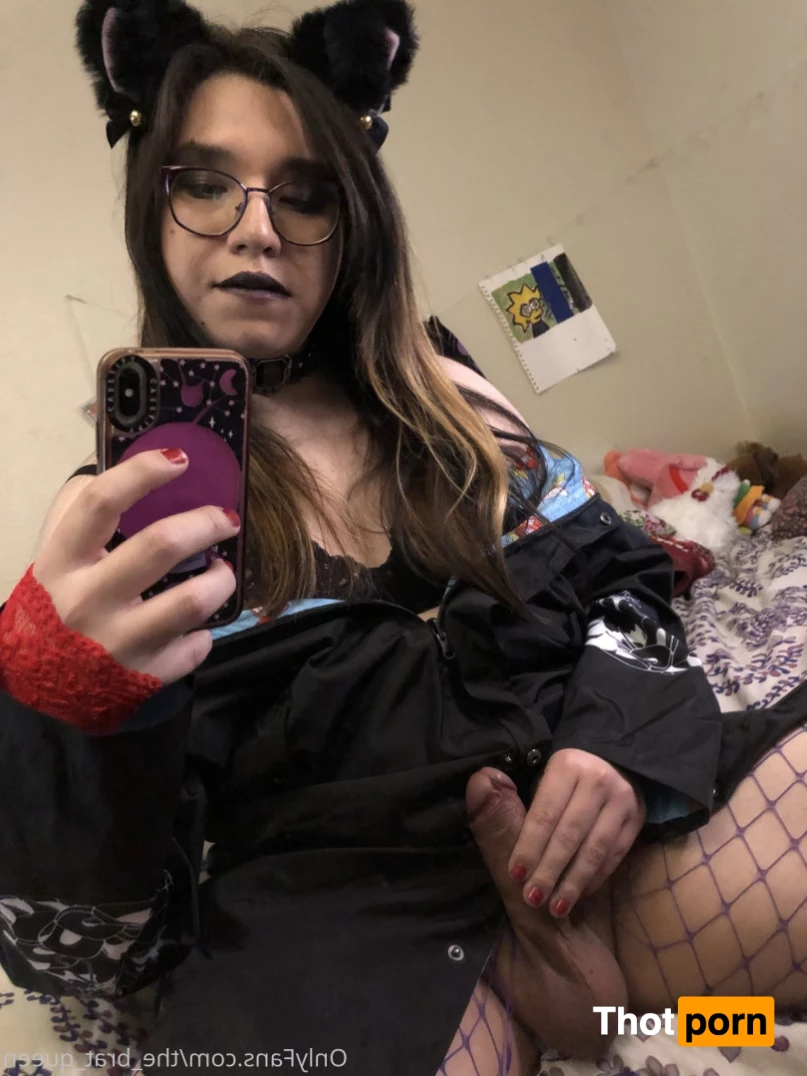 𝔱𝔥𝔢 𝔅𝔯𝔞𝔱 𝔔𝔲𝔢𝔢𝔫 🖤💀🏳️‍⚧️ 9074158