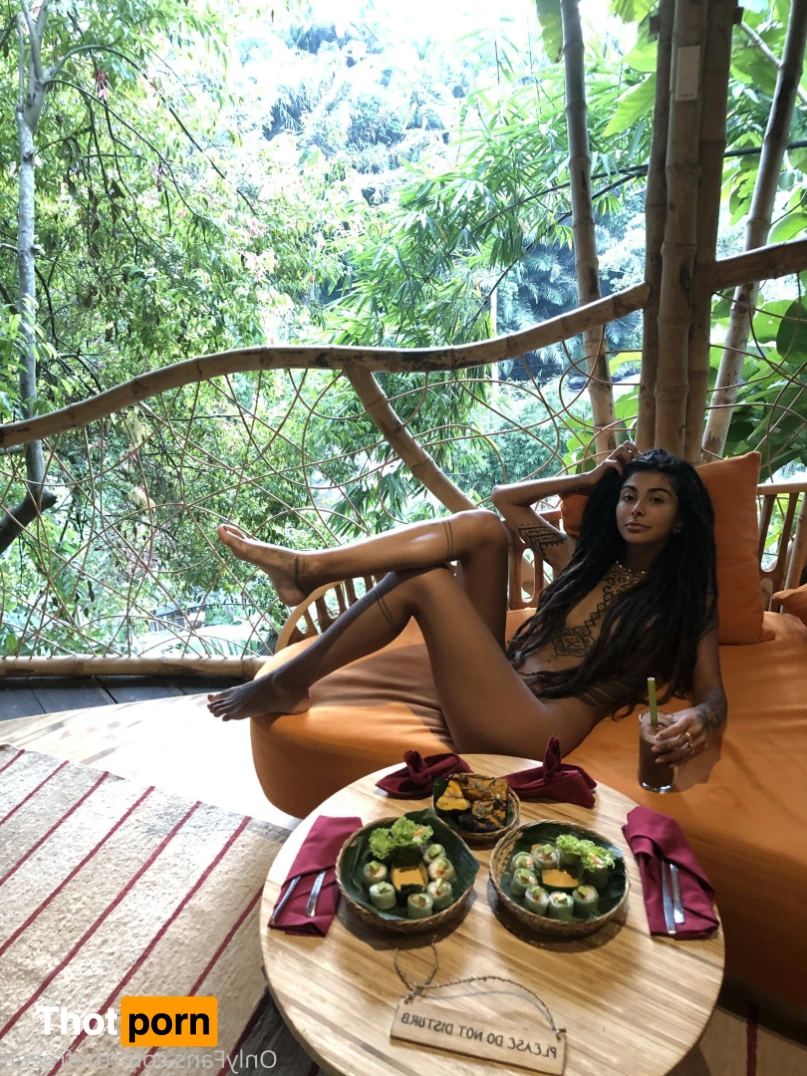 🧚🏽‍♀️ 9764678