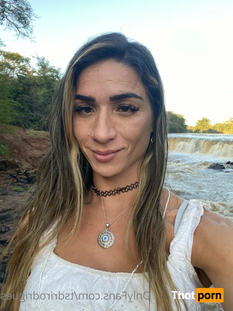 Adriana Rodrigues 14864201