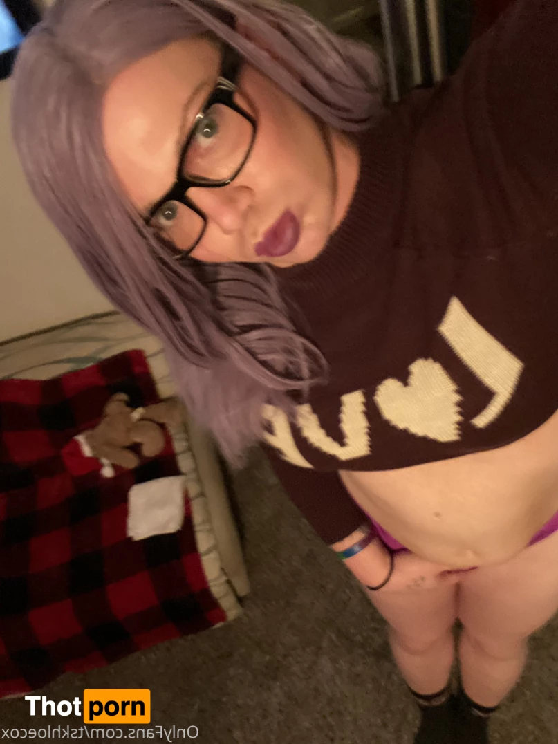 Ts Khloe Cox 9062986