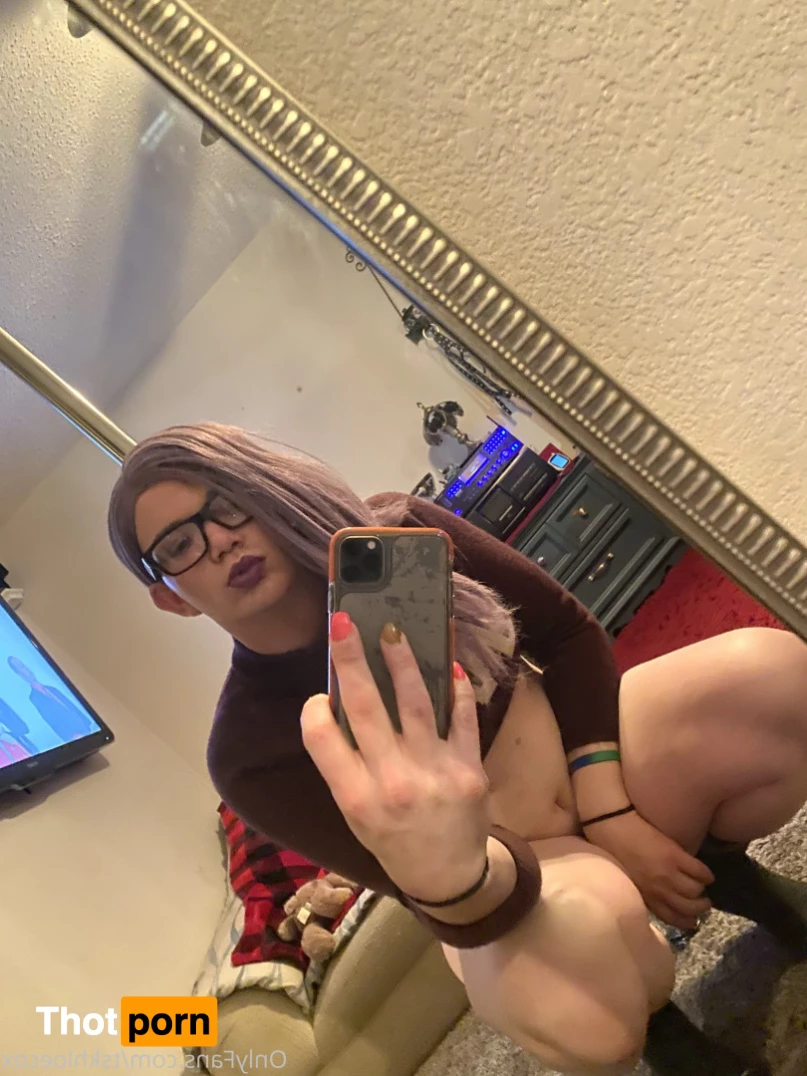 Ts Khloe Cox 9063185