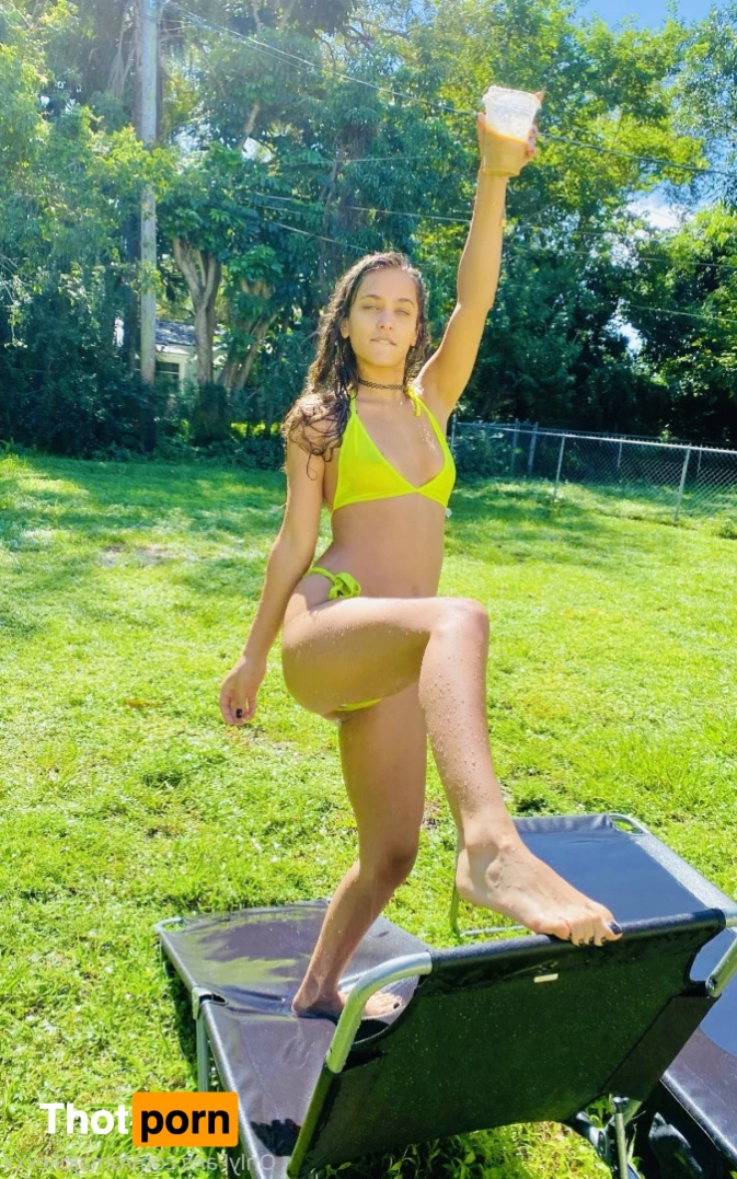 Uma Jolie *personal account 9722720