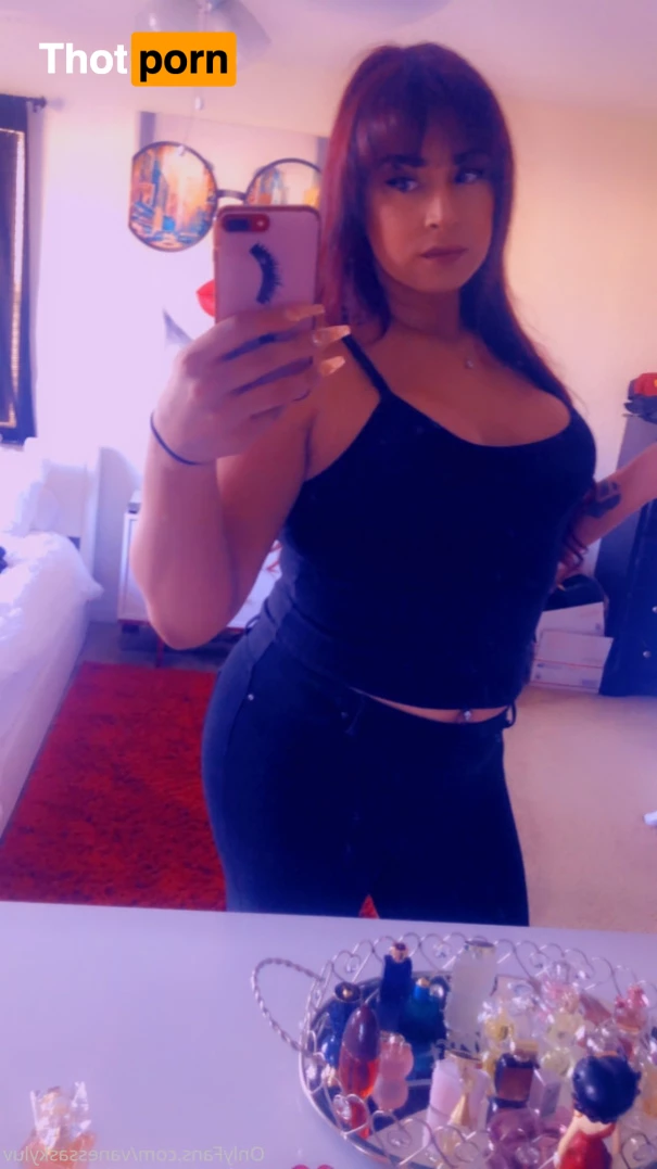 tsVanessaSky 9092346