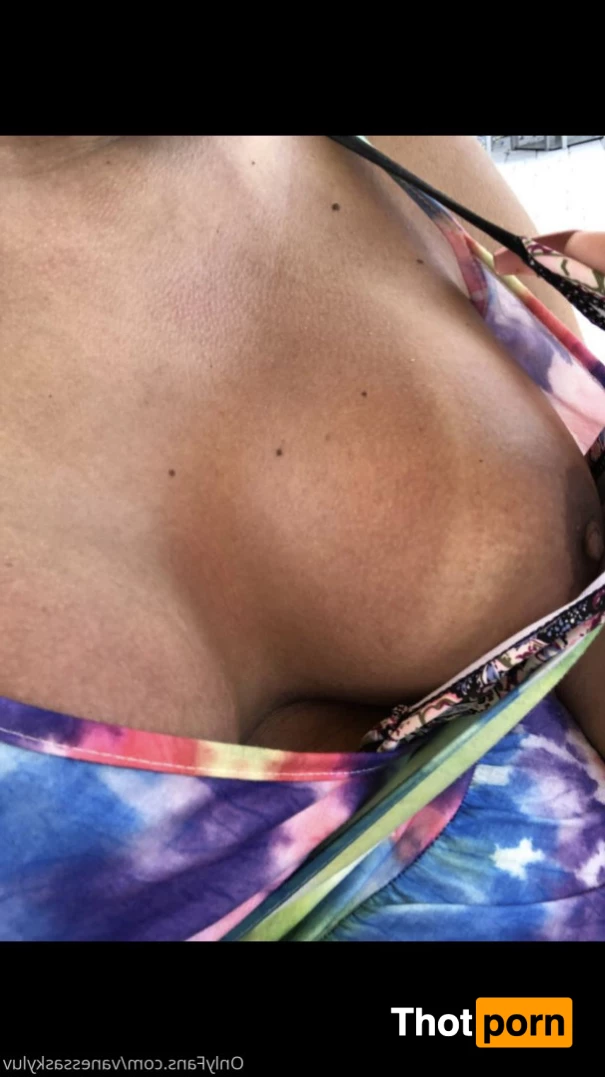 tsVanessaSky 9092356