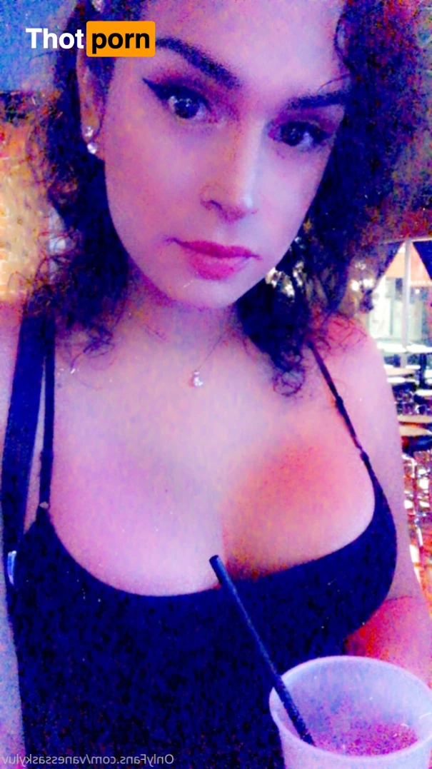 tsVanessaSky 9092504