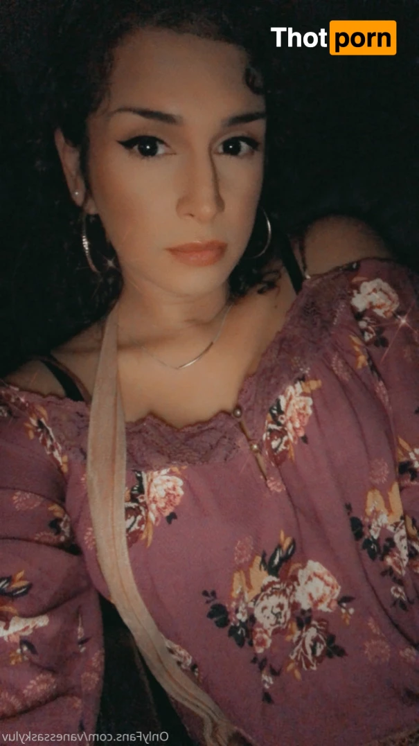 tsVanessaSky 9092516