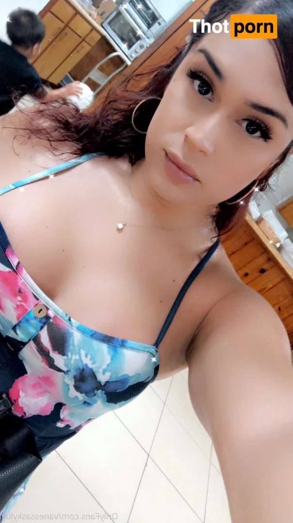 tsVanessaSky 9092725