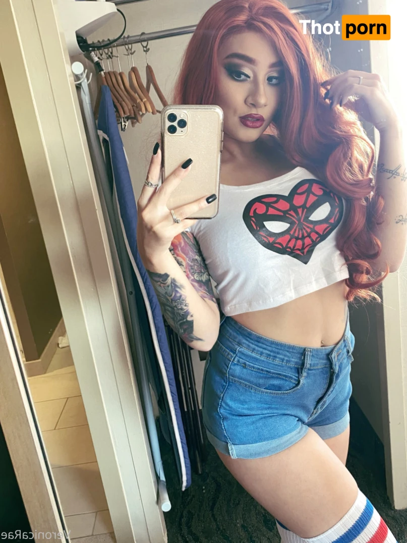 Veronica Rae 14810732