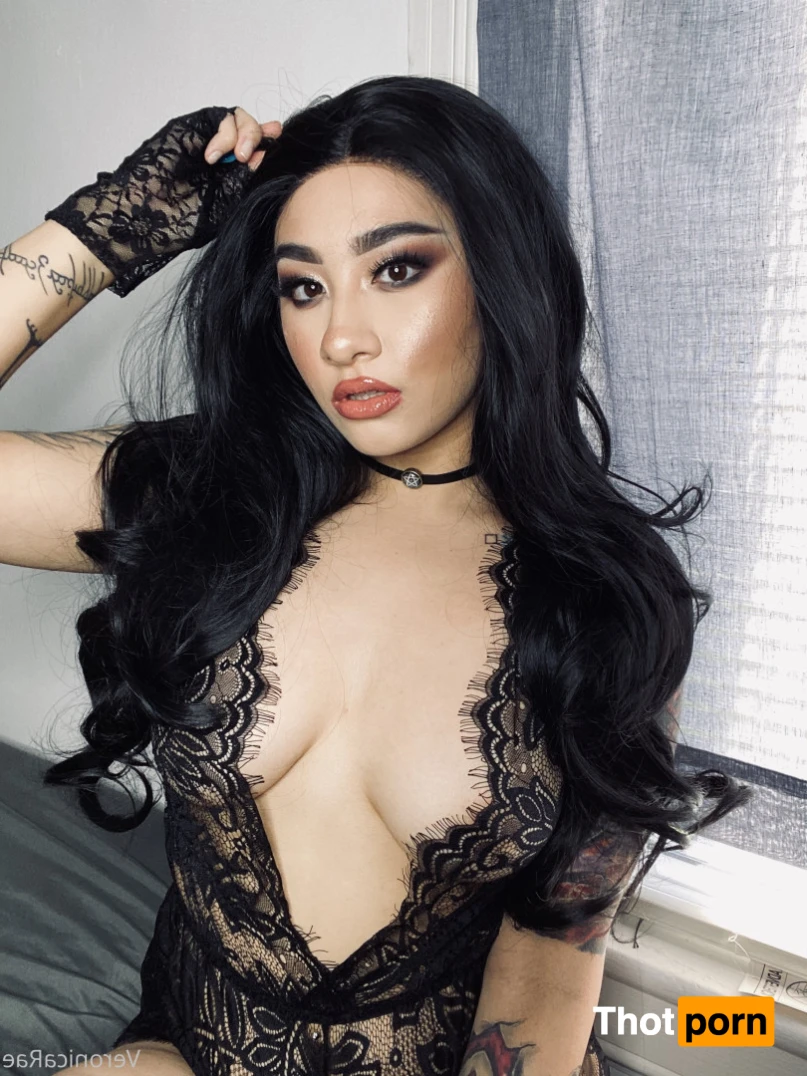 Veronica Rae 14811096