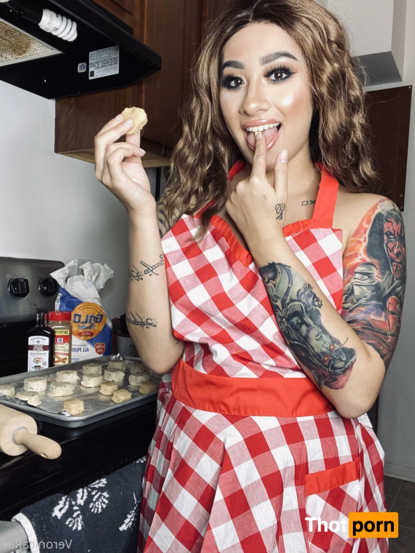 Veronica Rae 14812197