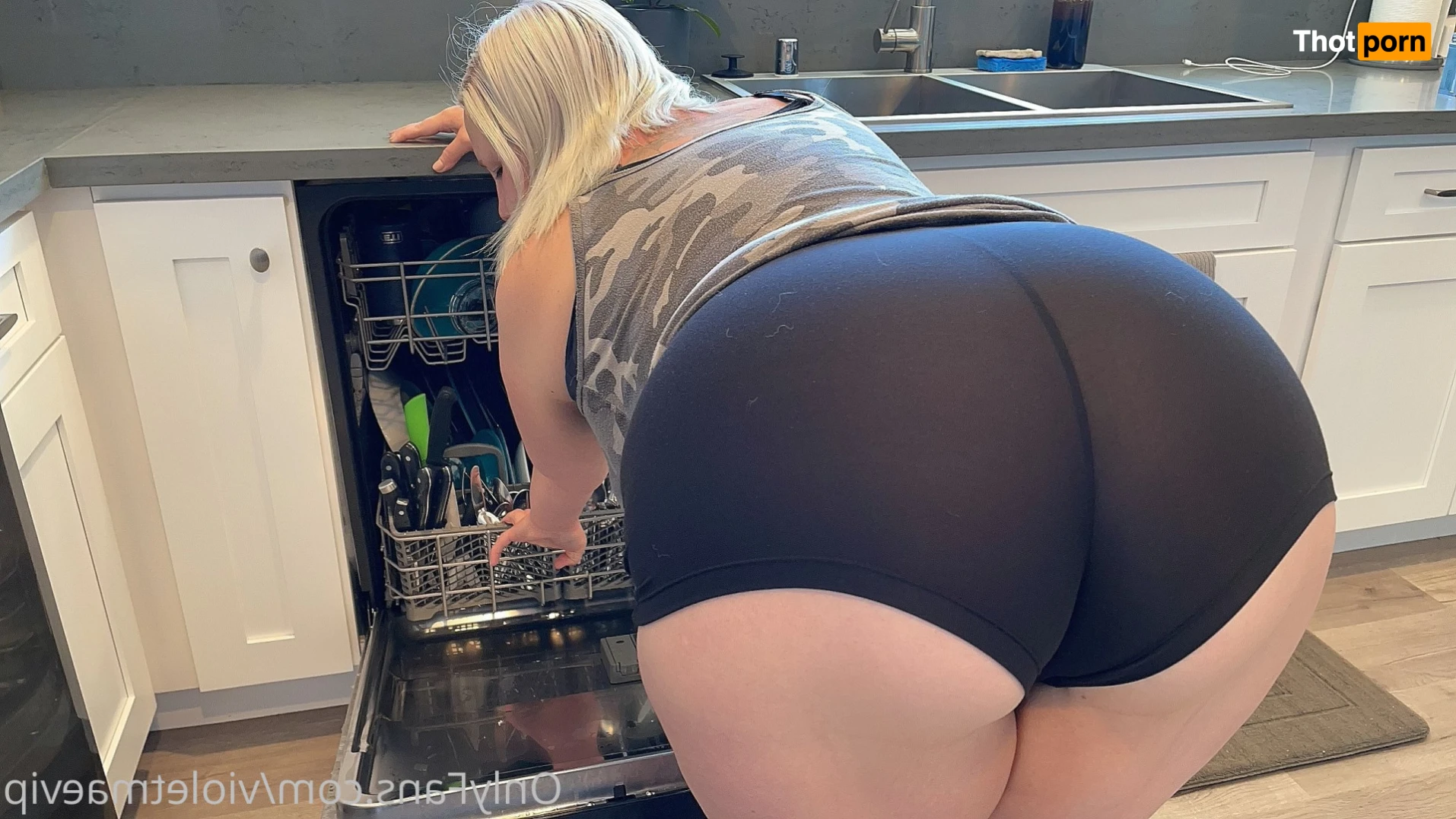 ✨𝙑𝙞𝙤𝙡𝙚𝙩’𝙨 𝙑.𝙄.𝙋.✨ 16499101