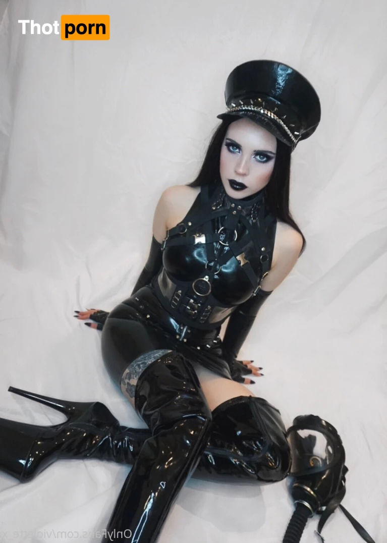 Violette 🖤 7877621