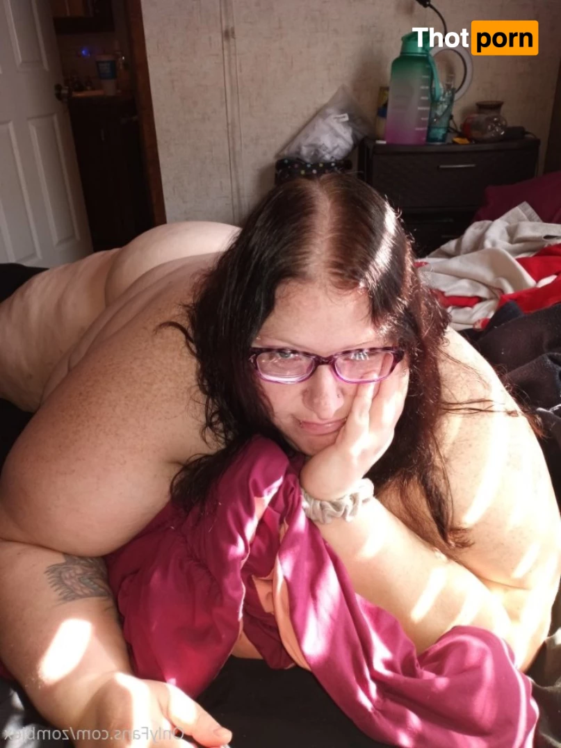 PrettyEyesChubbyThighs 9708370