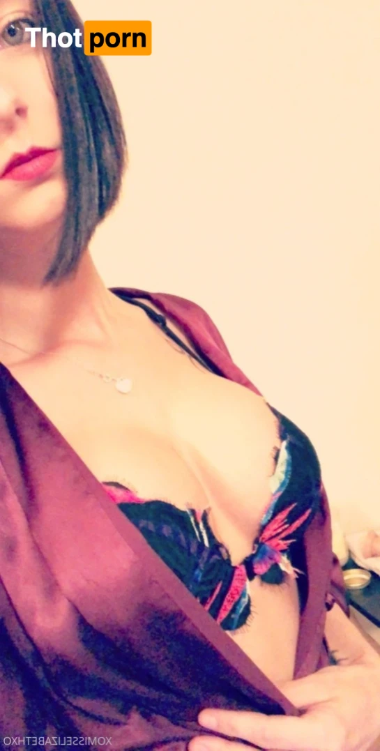 Elizabeth 14425156