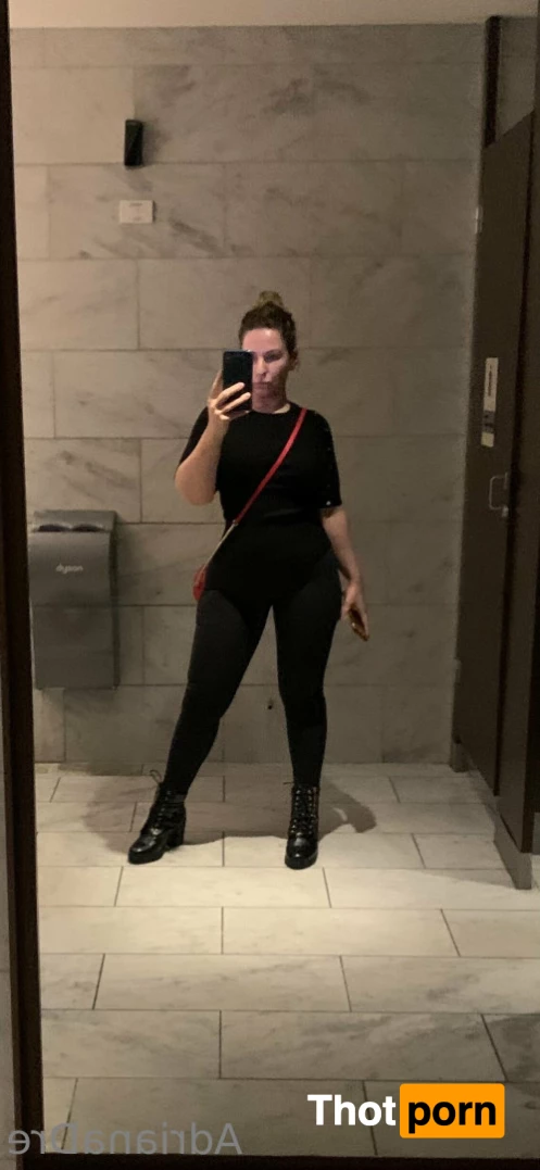 Adriana aka Dre 9189719