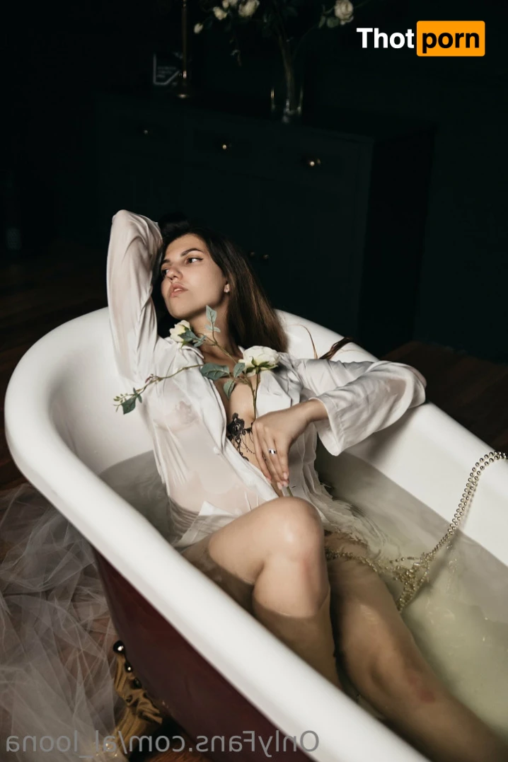 Moonlight Lina 14046538