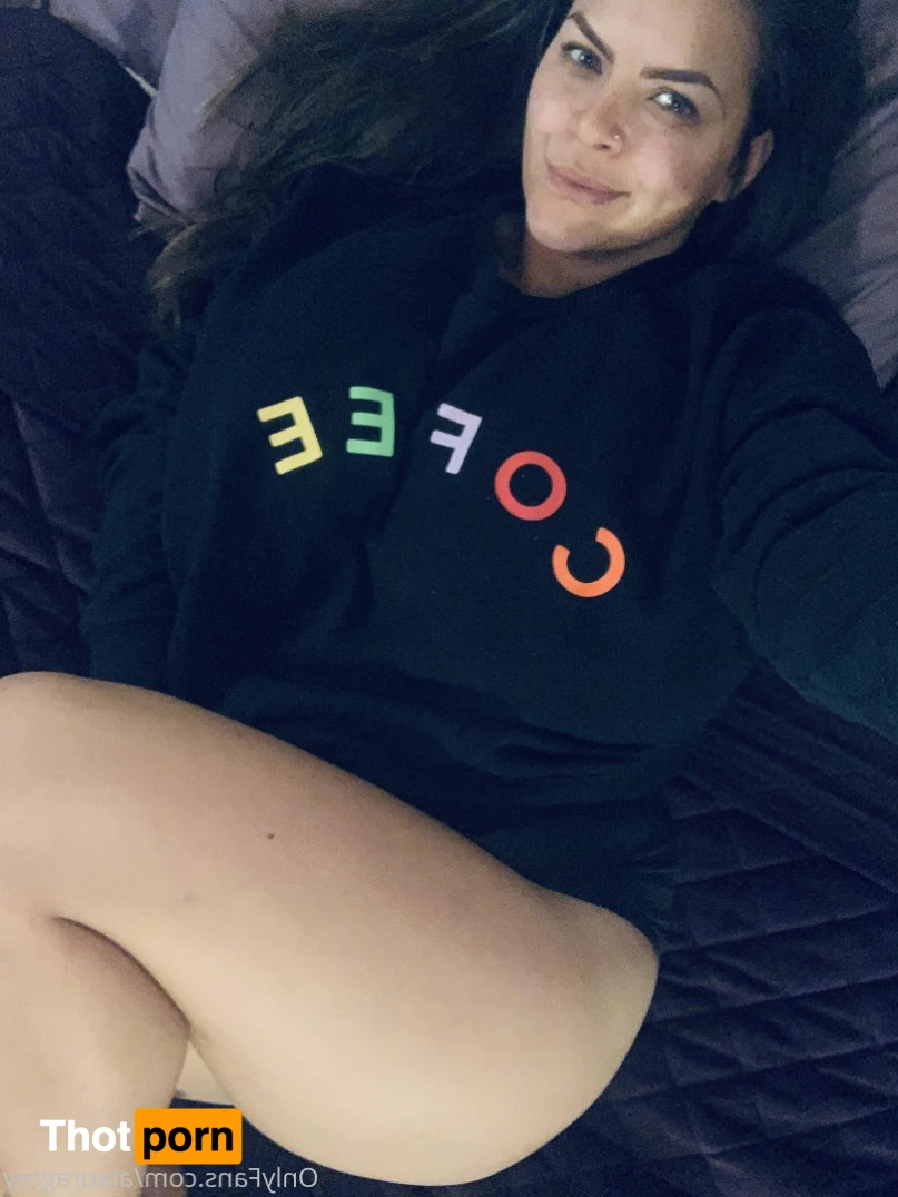 Alaura Grey 15582728