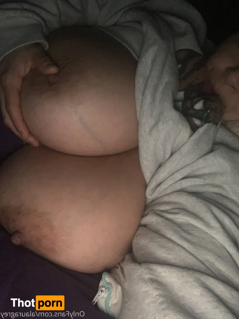 Alaura Grey 15583746